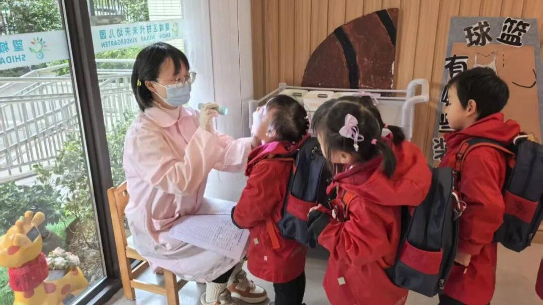 气温骤降，万婴幼儿园悉心守护幼儿健康！