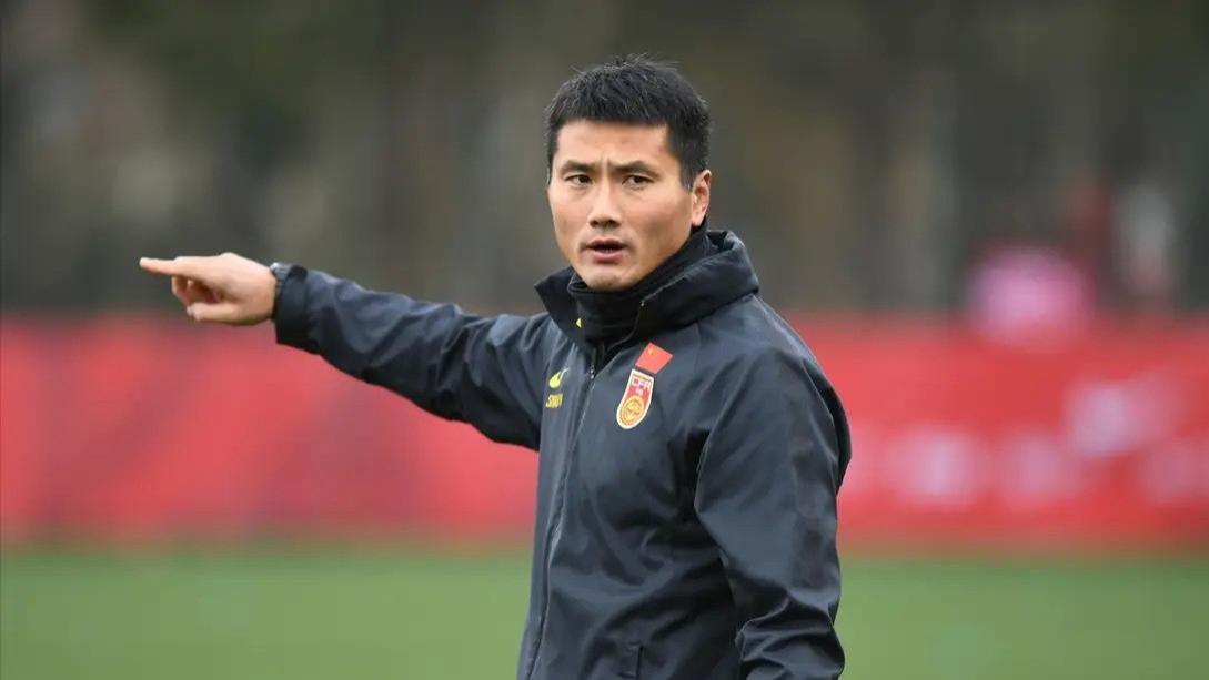 选邵佳一做国足主帅出乎意料，难道是足协看到苏超爆火后顿悟了？