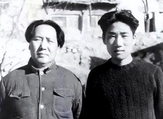 毛主席去世44年后，彭德怀绝密电报公开，揭开当年毛岸英牺牲真相。
1922年，毛