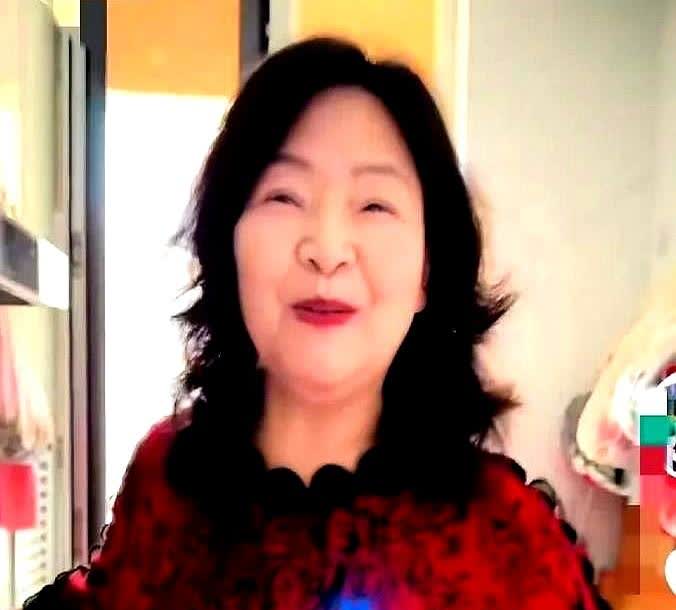 “这才是格局！”山东威海，女子和老公离婚十年，却不忍心孩子与爷爷奶奶分离，经常带
