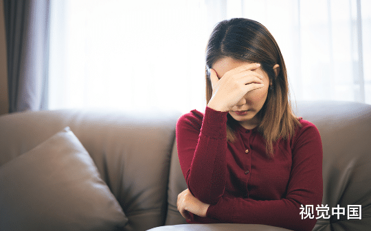 家里破产父母自杀，女人的两个童养夫爱上仇家女儿，还说要退婚……