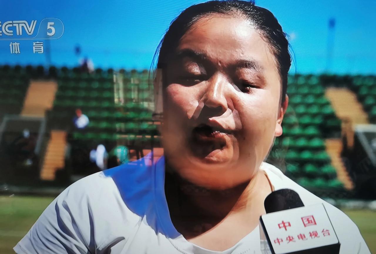 温网女单冠军，年初她还和搭档获得澳网女双冠军，身残志坚，轮椅网球同样给人们惊喜和