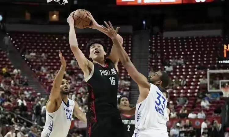 数据全面，堪称完美！杨瀚森在NBA夏季联赛首秀成功
◎通过验货！今天，开拓者上上