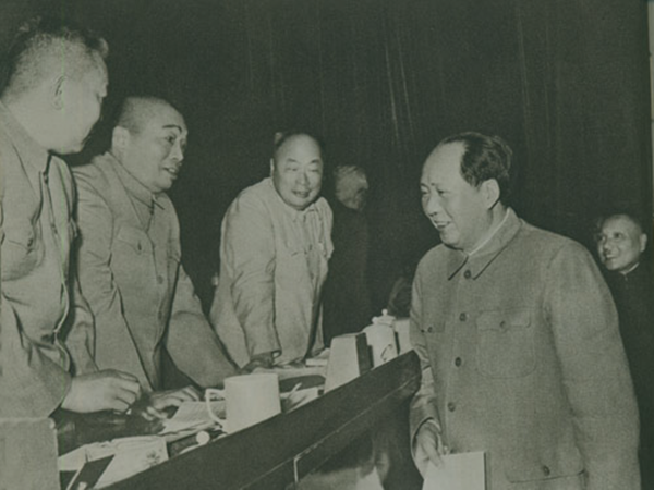 1959年10月21日上午8:50分，庐山会议过去两个月，毛主席和彭老总谈话，彭