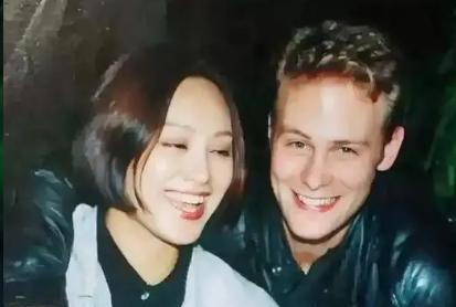 1997年，宁静与美国人保罗结了婚，初到婆家时，婆婆对她说：“我们家有农场，你们