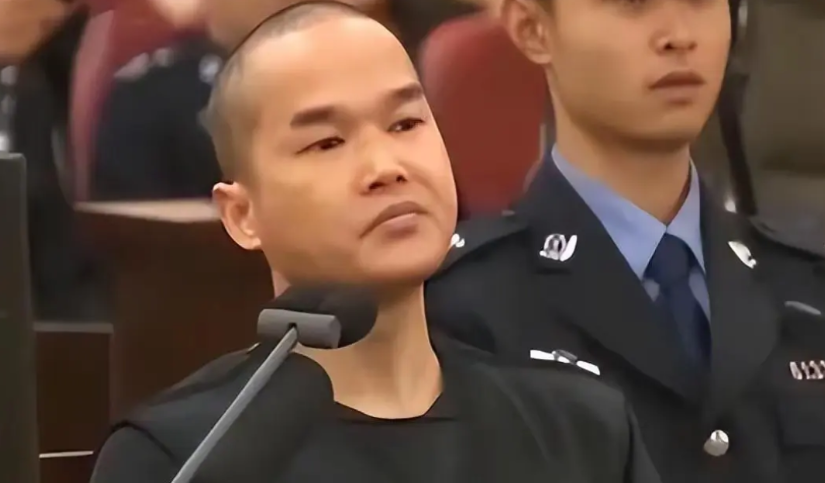 2019年，为母复仇的张扣扣在执行死刑当天，望着痛苦的父亲，只是简单道出五个字，