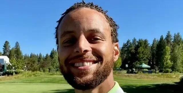 库里解释了他这辈子都不想再有地笼沟发型的原因：太不吉利影响手感。
库里在2020