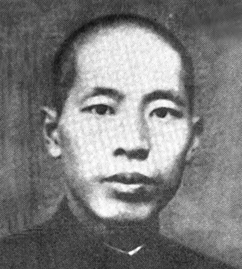 彭德怀的得力猛将，毛主席说他将来必反，彭德怀不信，后来果然反
彭德怀压低嗓音：“