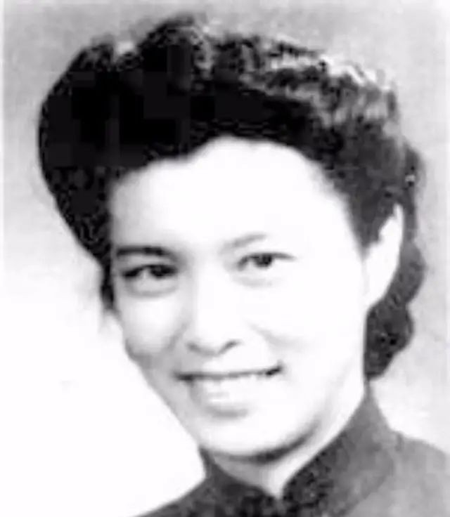 1970年，北京西花厅，正接待外宾的周恩来，猛然变了脸色，不敢置信地翻看着手中的