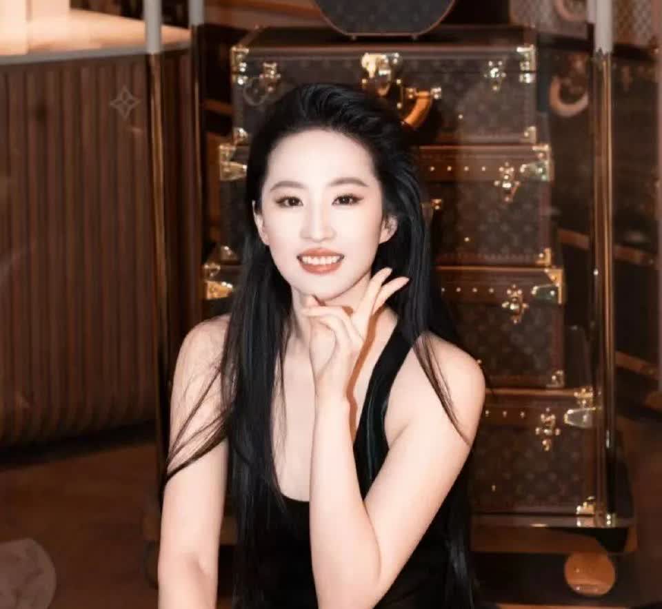 本来以为刘亦菲横扫前哨奖，  
肯定稳拿白玉兰了！  
结果发现还是太天真了