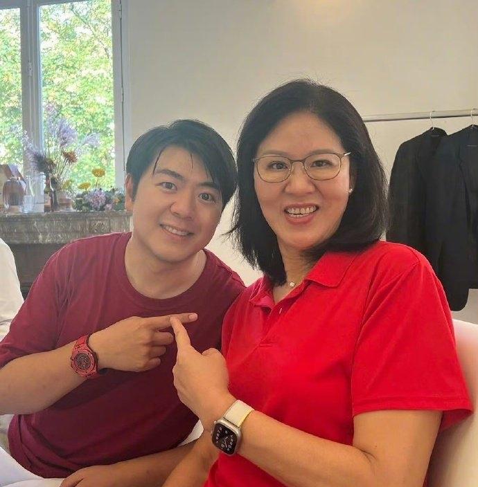 郎平：中国体坛的传奇人物，深受大家爱戴的排球巨星，为中国体育事业奉献了一生的伟大
