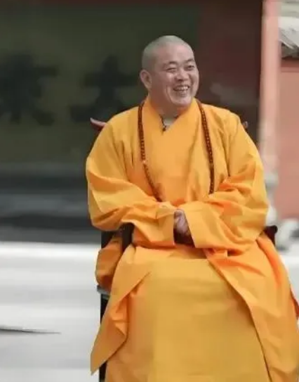 我表叔给少林寺送蔬菜了 10 多年，
释永信被查之后，他才敢把这个真相说出来，