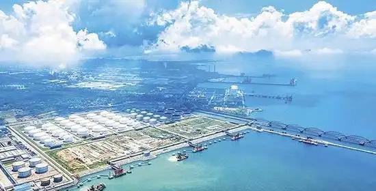 南海有这么多石油，为什么中国不开采？
其实说白了，简单来说，越南已经在那里开采了