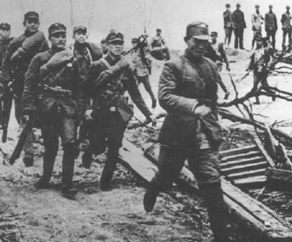 台儿庄战役真相：29万中国军队包围3万日军，打完伤亡却高达5万。1937年12月