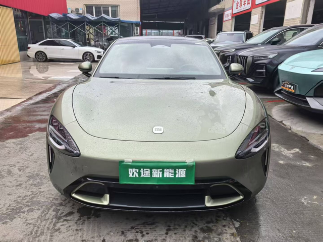 忍痛割爱小米SU7二手车出售
行驶里程仅1.7万公里。它外观科技感十足，内饰精致