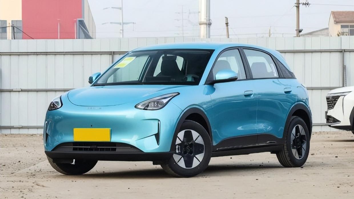 爆款频出！1-11月轿车零售销量榜，33款车超10万，2款已破40万辆