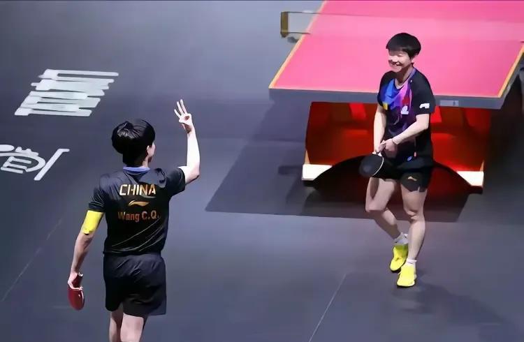5.24日:
他在闹，她在笑！
甜蜜的卡塔尔，幸福的混双！
5.26日:
他是她