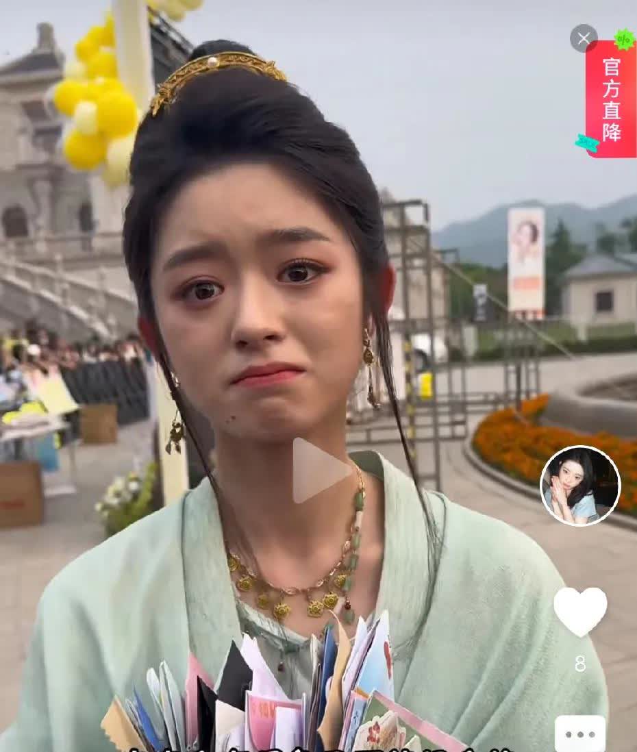 黄杨甜甜的父亲杨是1987年生人，80后做的事太令人惊讶了，女儿18岁成人礼给了