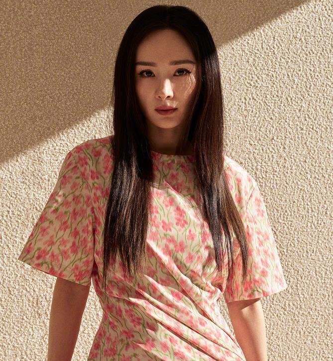 #杨幂现在在意的人越来越少了# 85花杨幂谈到，现在在意的人越来越少了，爱我的人