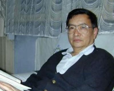1969年，37岁梁从诫被下放江西劳动，妻子周如枚立刻提离婚，还给儿子改名换姓，
