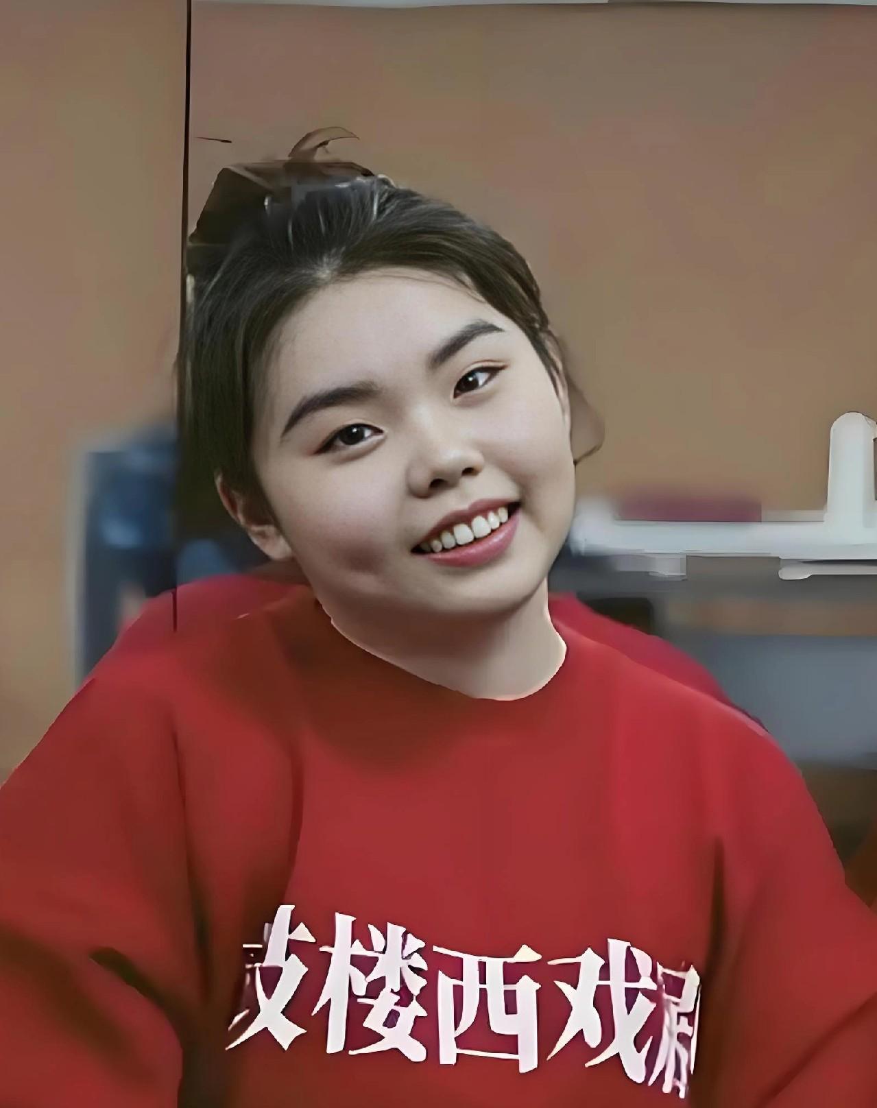 查了下，
演姬他老婆这演员，
结果不查不知道一查吓一跳，没想到她竟是个京剧演员哈