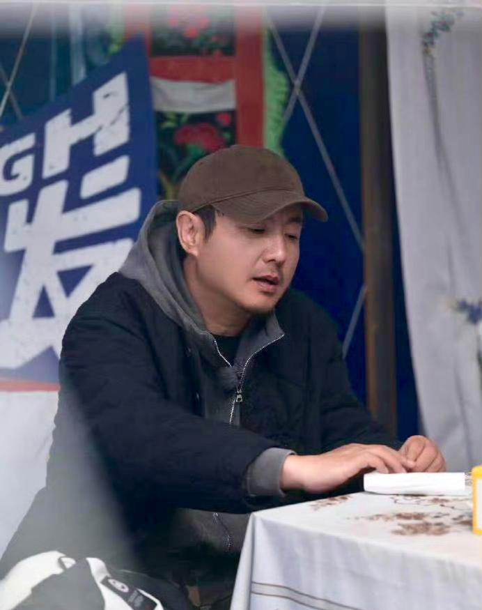 沈腾其实没必要转型去演正剧，这方面他很难和其他演员竞争。反而在喜剧领域，他有天然