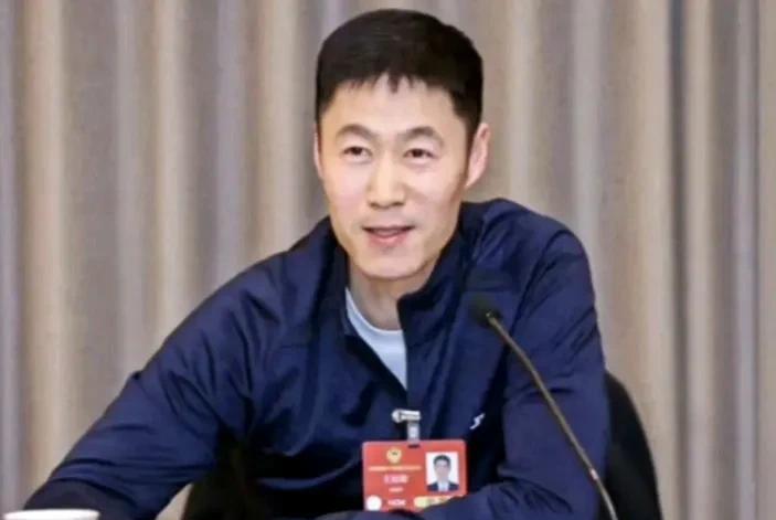 王励勤眼光有深度……
卢布尔雅那资格赛
一轮游的20岁国乒小将徐奕
萨格勒布常规