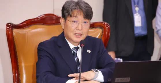 法院二次驳回特检的逮捕令申请，
特检反应平静。新任国会法制司委员长李春锡不答应