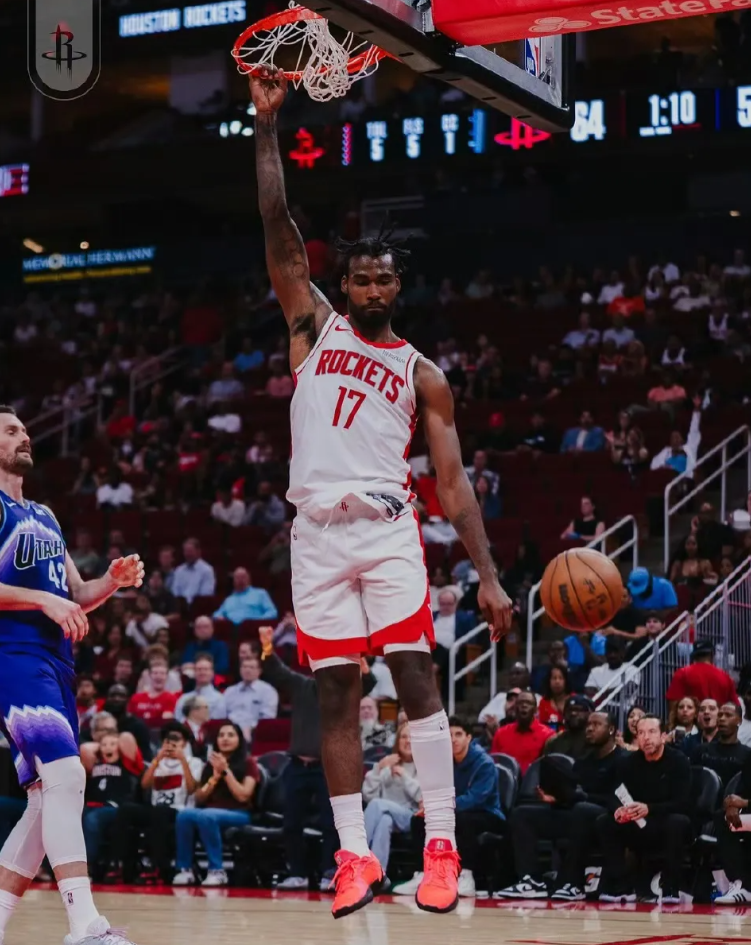 火箭和2022届新秀首轮17号秀塔里·伊森尚未达成提前续约。
NBA新赛季将于1
