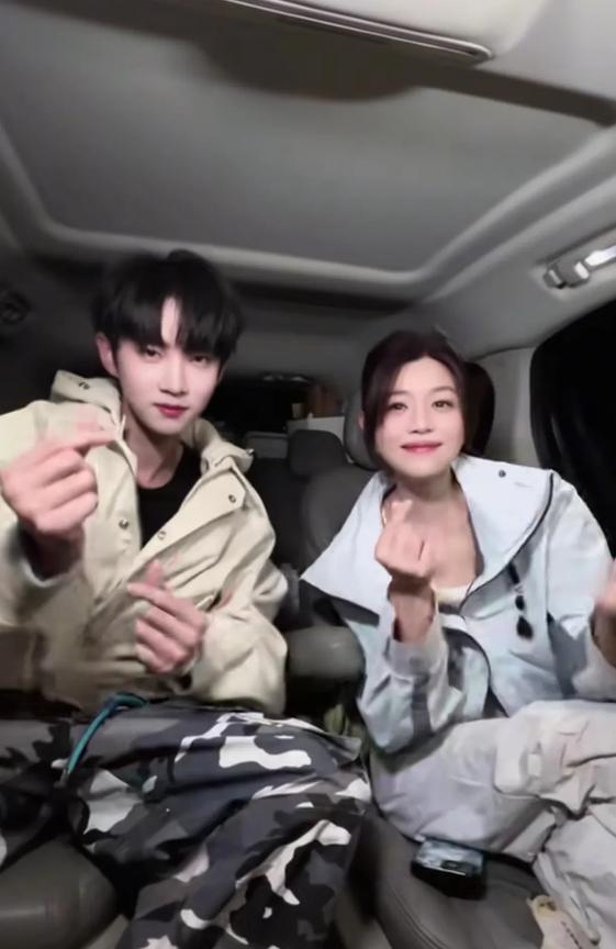 终于知道为什么陈妍希和陈晓会离婚了，看陈妍希这离婚后的状态就知道了，现在的她比离
