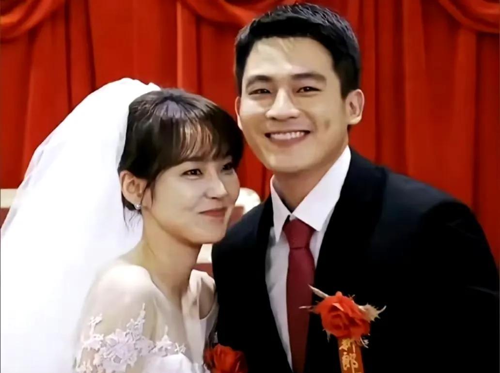 张佳宁和欧豪怎么回事，
两个年轻人不演偶像剧，一头扎进正剧里，一番二番的演，老戏