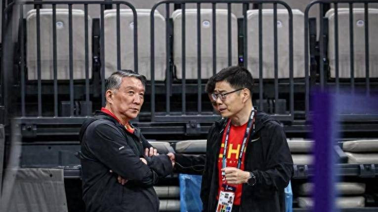 为宫鲁鸣鸣不平？名宿发声，怒怼专家，球迷：不会打球就别评论？