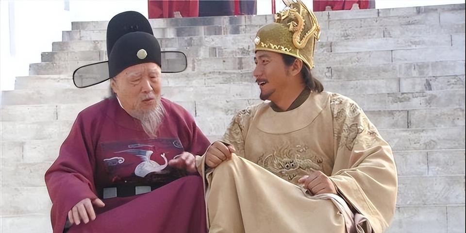 1390年，朱元璋下令抄了陈家，8岁的陈子善站出来，怒吼道：“我祖父陈德为你挡了
