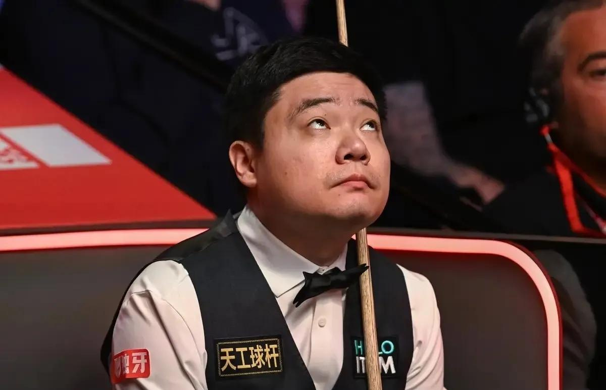斯诺克选手对阵丁俊晖战绩一览；
奥沙利文vs，26胜，胜率78.8%；
希金斯v