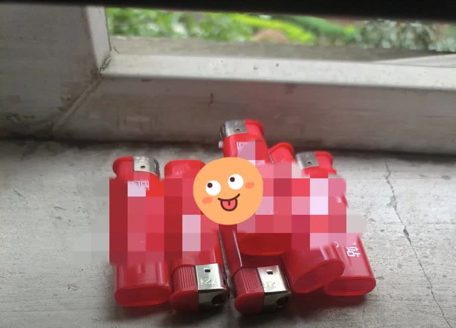 替车主朋友们出了口气，前脚刚放 后脚我就给他拿走了，在车门把手上放广告打火机，我