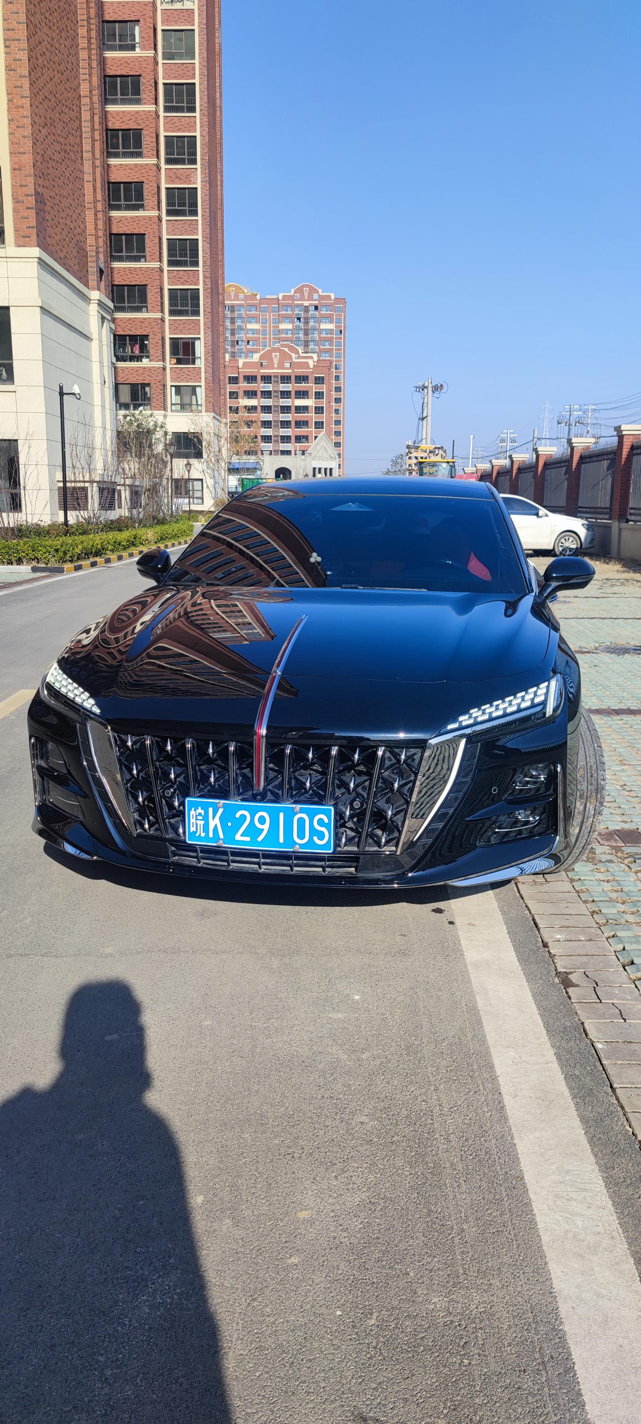 第一次看见它就心里就被种草了，一眼钟情

本人90后，本来是奔着h9买的，无奈太