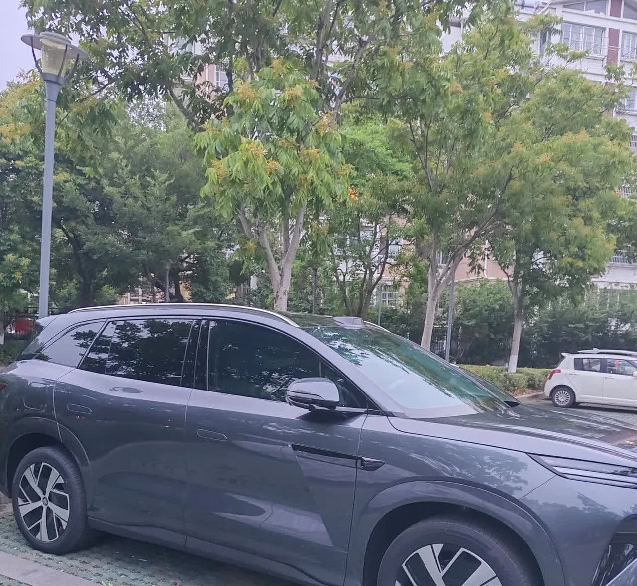网上有那么一伙人,一提到比亚迪新车比如唐L就说丑！一辆车有多难看才能叫丑？我看着
