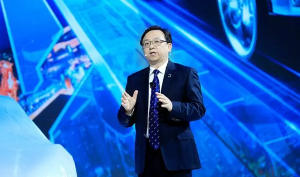 比亚迪为什么被叫做比3万？
2023年，王传福在内部会议中提到，在中国市场车企月