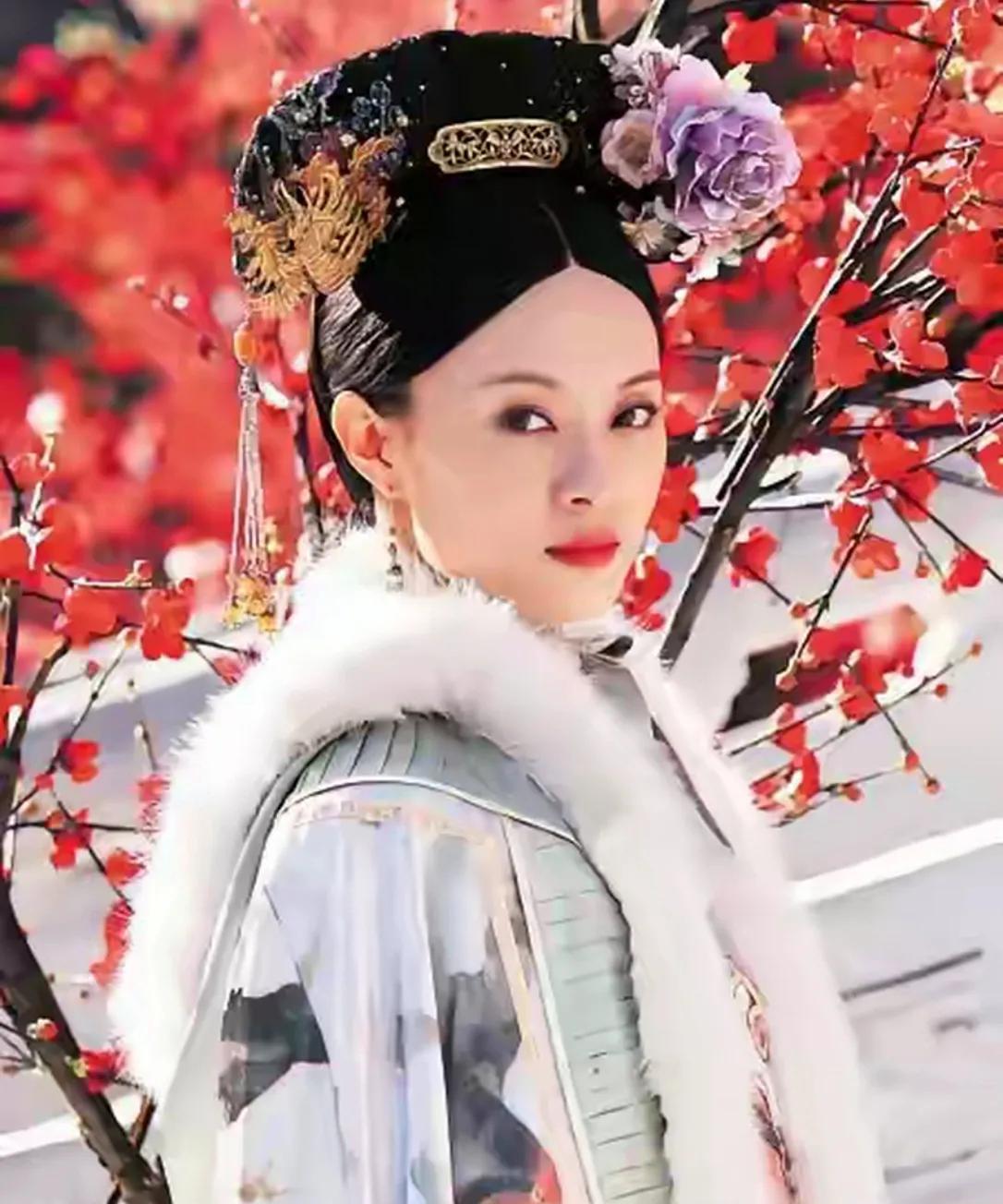 #孙俪凭什么当二十多年的女一# 有网友问：“娘娘孙俪凭什么当了二十多年的女一？”