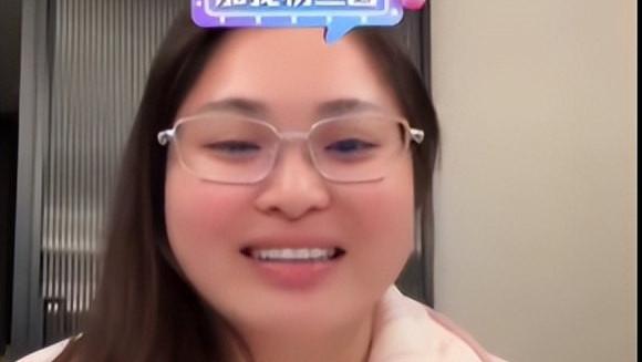 阿爆哭上热搜，粉丝骂她飘了，网友说这戏太假