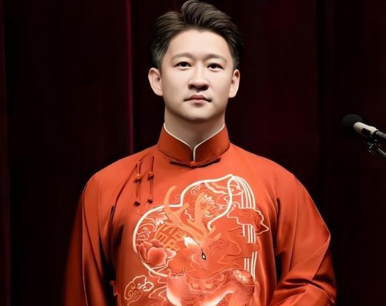 曹云金直播认师父了，对着镜头说郭老师是我永远的师父。
15年恩怨，他一句我懂他，