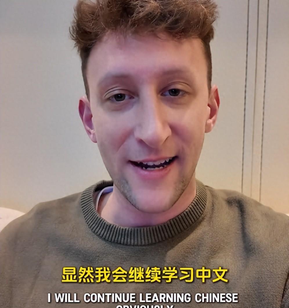 埃文凯尔又有新动态了！这次他要见国礼瓷大师谢锦华
哎呀，大家看看，这不是咱们的老