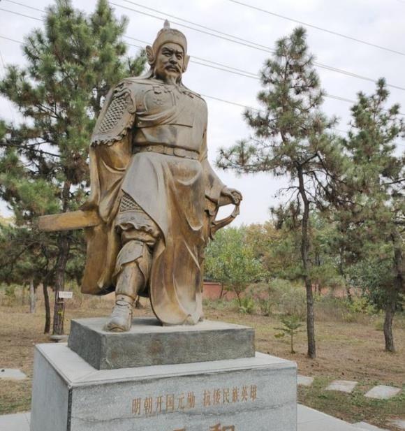 1395年，68岁的朱元璋探望70岁的老友汤和。



寒冬腊月，凛冽的北风呼啸