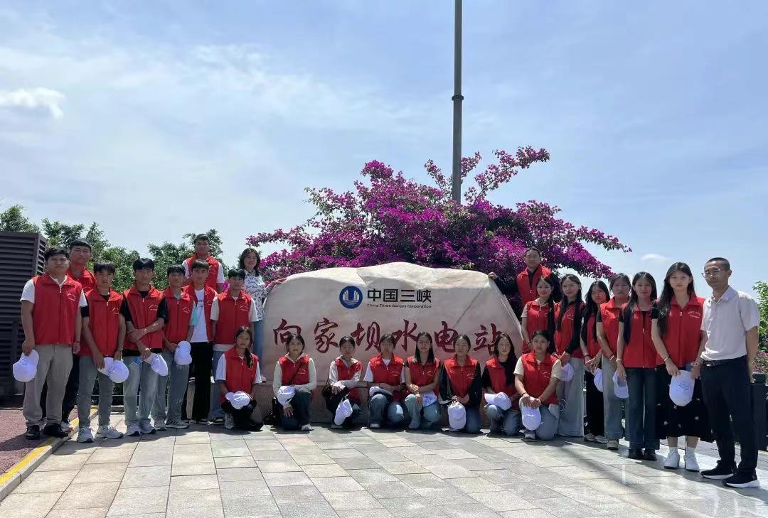 缅北果敢地区派出20名特区学生，到云南省调研和学习，这些缅甸的汉族群体，对自己曾