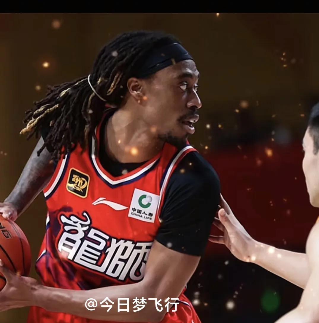 前广州龙狮外援麦考尔将加盟广东队！
来自媒体人“球圈赵探长”透露的消息源，广东队