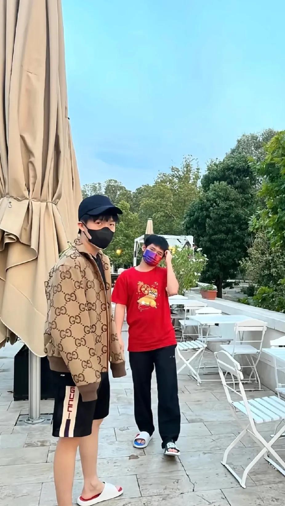 被王楚钦林诗栋笑发财了
家人们谁懂啊！刷到王楚钦和林诗栋这张照片，我直接笑出猪叫