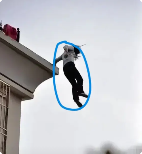 今天看到南京一男子从九楼跳下来
真是触目惊心
生命无常，生命诚可贵

以前不理解