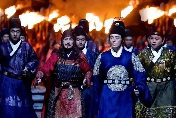 1460年4月，石亨以“谋反罪”被打入牢狱，他仰天咆哮：“狡兔死走狗烹。”这个三