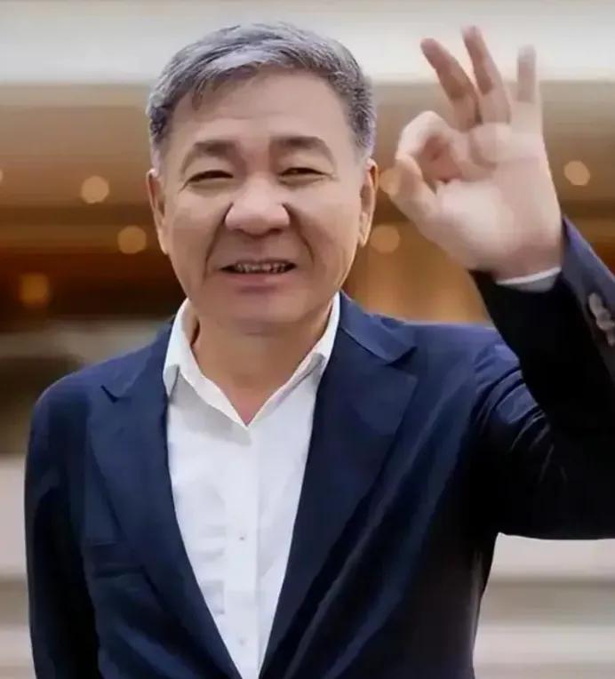 郑晓龙导演的名作远远超过冯小刚、陈凯歌，《北京人在纽约》、《金婚》、《甄嬛传》、