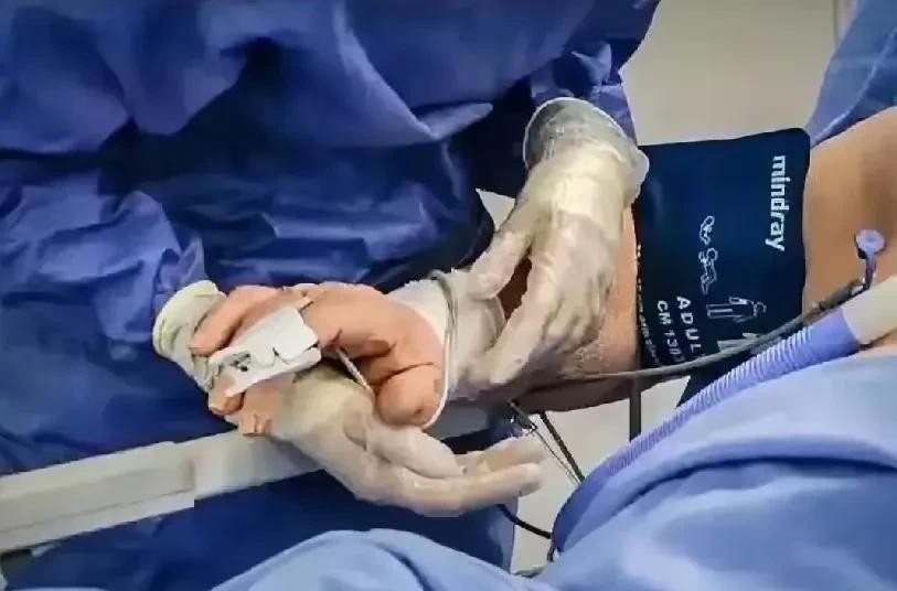 杜特尔特突发重病送医





曾经叱咤风云的硬汉，如今竟沦落到这般田地？想想都